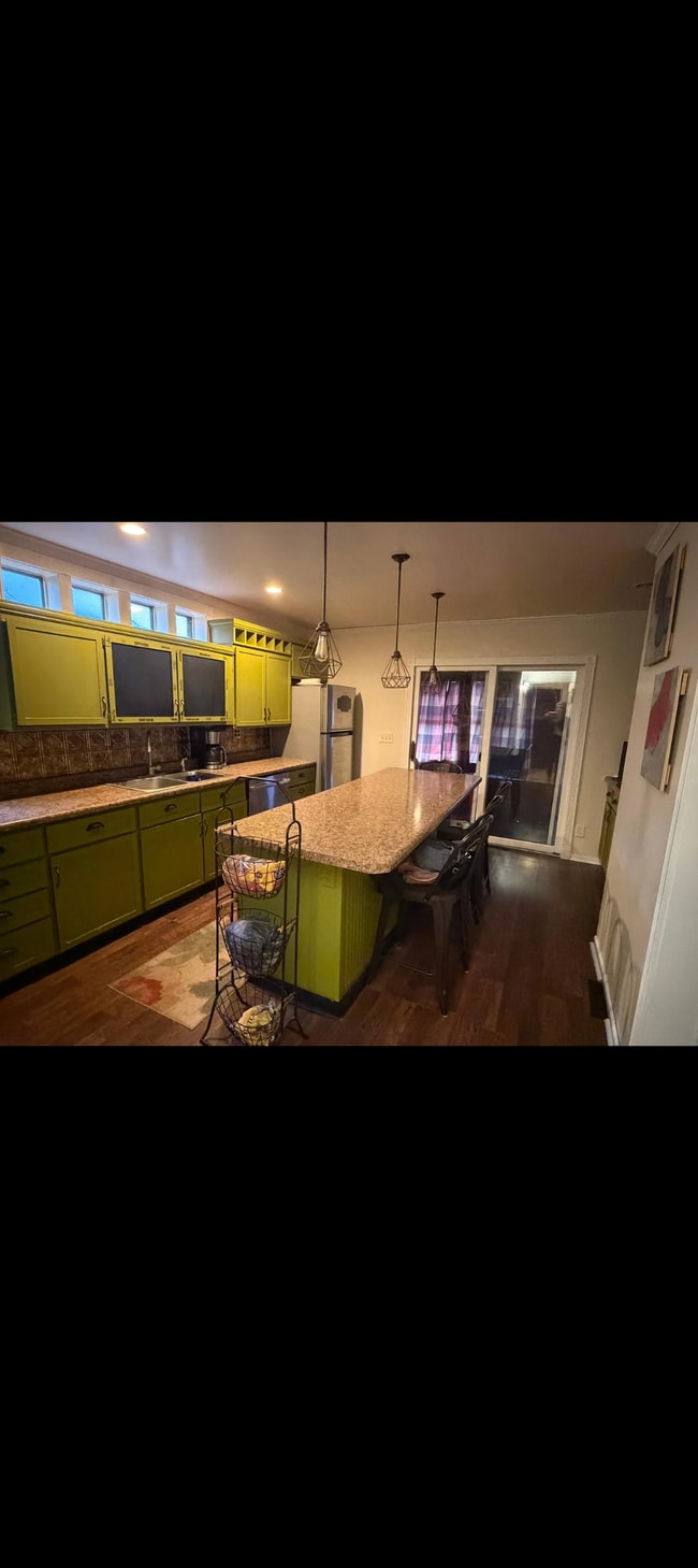 Photo - 28 N 7th Ave