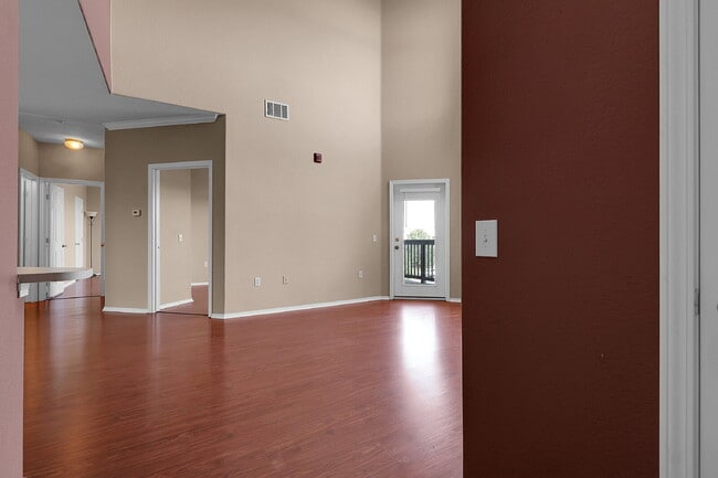 Photo - $1,745.00, 2 bed, 1 .5 bath located in Aur... Apartamento Unidad #A306