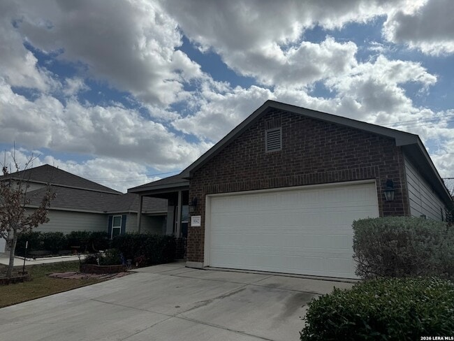 Photo - 9042 Halbert Falls