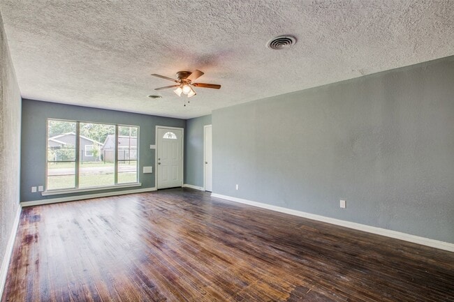 Photo - 419 E 42nd St