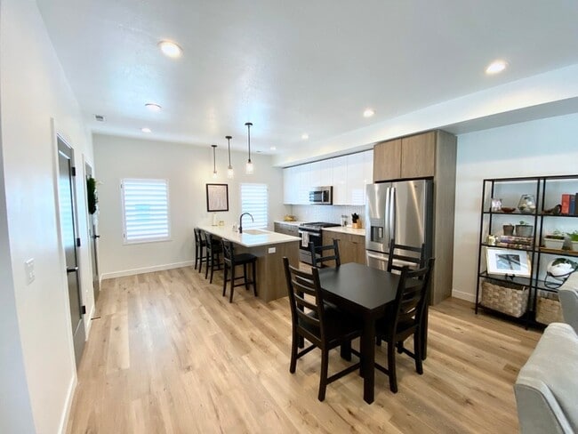Photo - 620 N Orch Dr