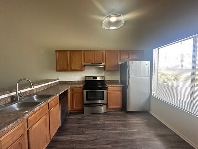 Building Photo - 1 bedroom with loft - or 2nd bedroom - w/d...