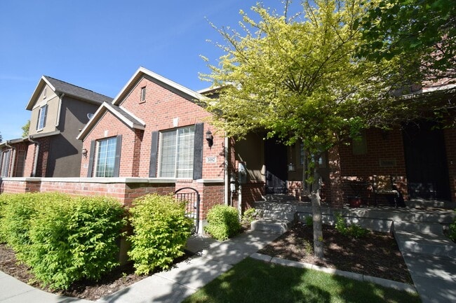 Photo - Modern 4 bed Home in Prime West Valley Location!!