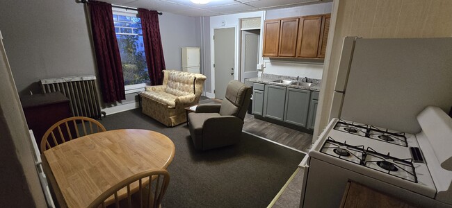 Photo - 202 N Clinton St