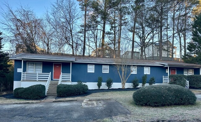 Building Photo - 201 Charleston Ave Unit 02