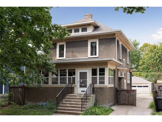 Building Photo - 1031 15th Ave SE Rental