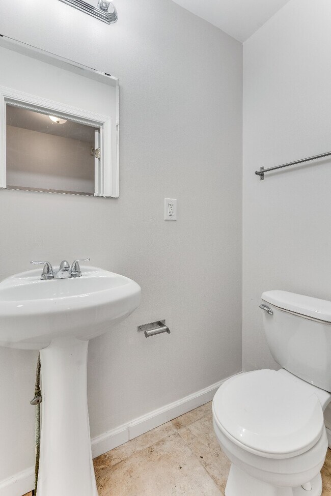 Photo - 1816 Cecil B. Moore Ave Unidad A