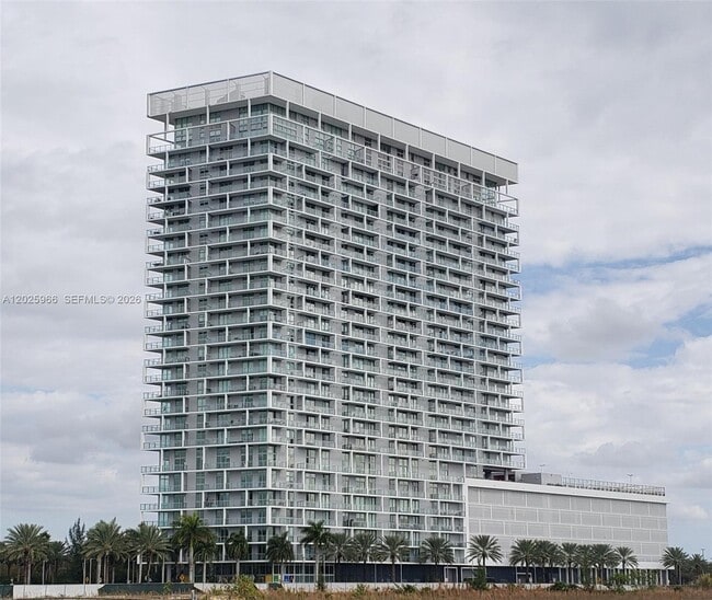 Building Photo - 2000 Metropica Wy Unit 1607