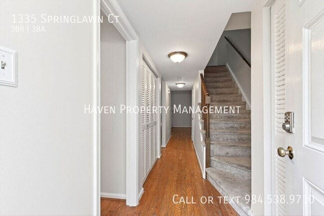 Photo - 1335 Springlawn Ct