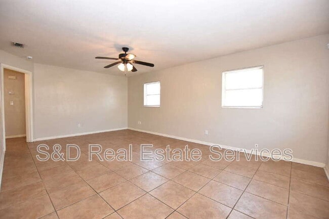 Photo - 1317 E Myrtle St