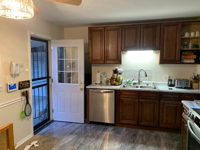 Photo - 314 New Salem St