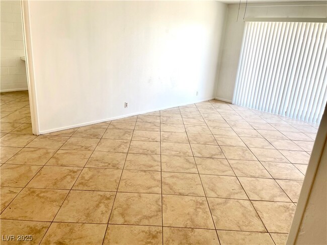 Photo - 2198 Capistrano Ave