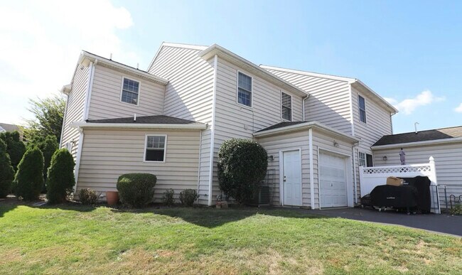 Photo - 641 Chickadee Dr