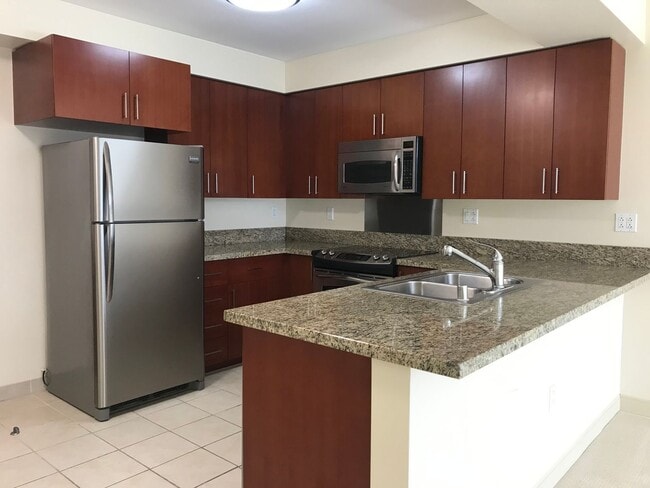 Building Photo - Convenient Kakaako living! 1/1/1 Unit 3007 Rental