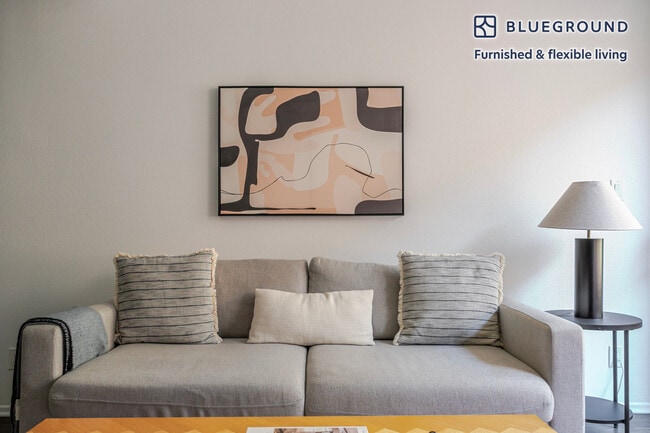 Photo - 345 Cloverdale Ave Unidad FL1-ID1377