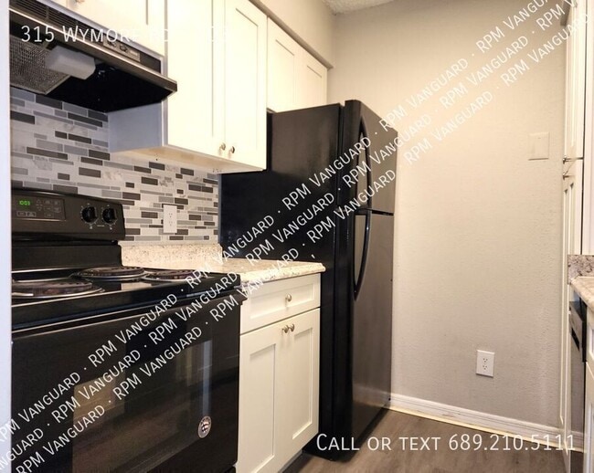 Photo - 315 Wymore Rd