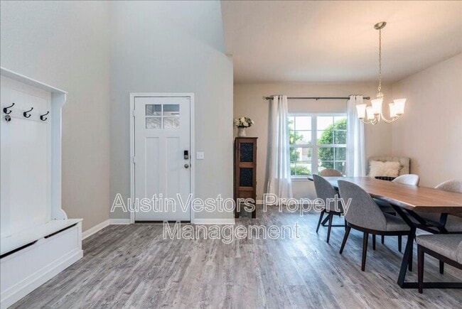 Photo - 125 Groesbeck Ln