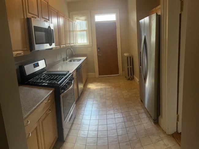 Building Photo - 40 Schuyler St Rental