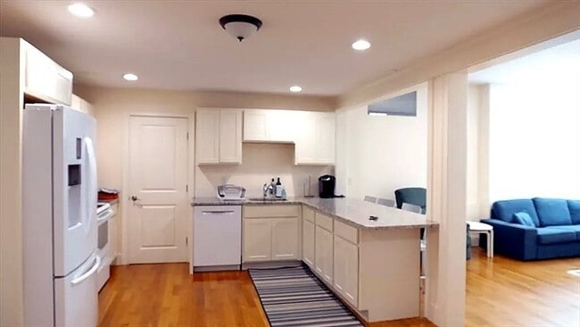Building Photo - 40 Naples Rd Unit B