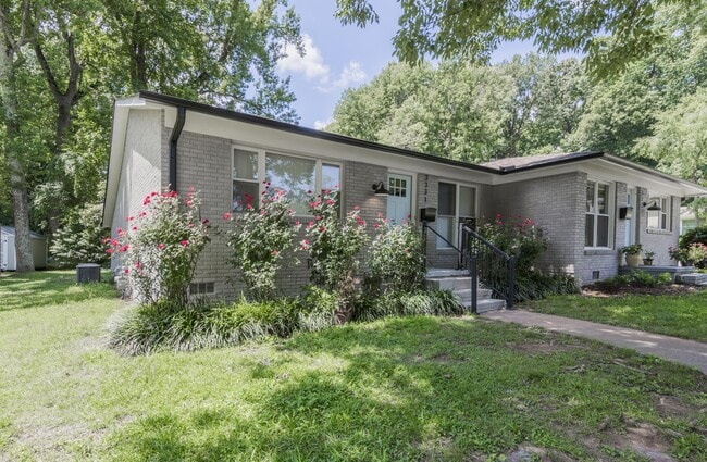 Building Photo - 3331 Erskine Dr