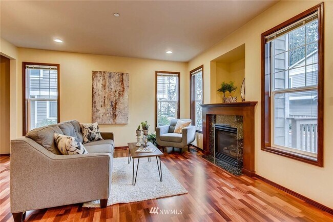 Photo - Large 3 Bedroom Townhouse - Bothell!