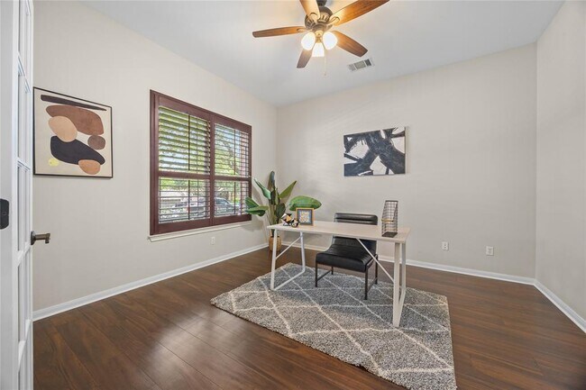 Photo - 1303 Quiet Creek Dr