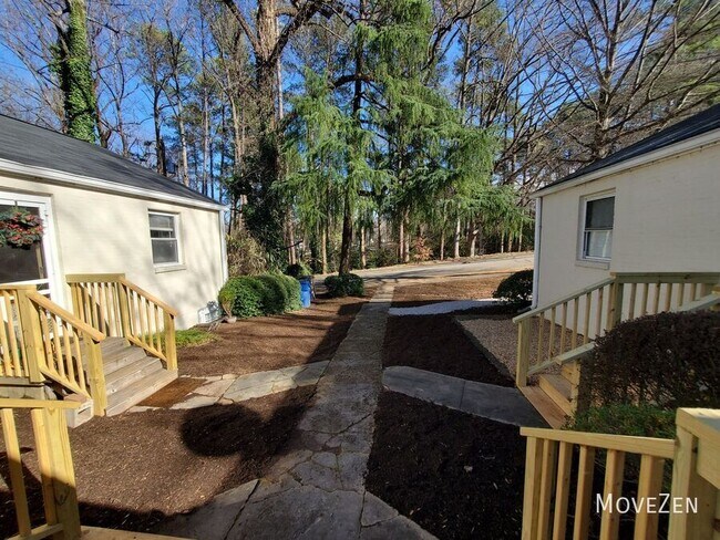 Photo - 407 Gardner St