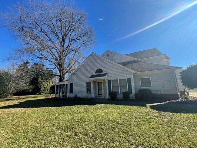 Photo - Spacious 3-bedroom home located in Charlotte. $300 off on two months' rent!