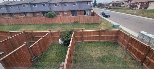 Photo - 4503 48 St