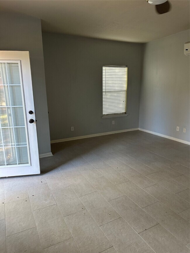 Photo - 3807 Belmont Turn