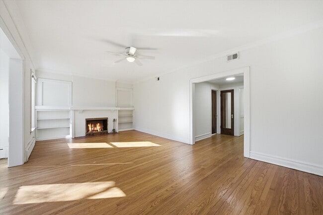 Photo - 5212 S Ingleside Ave Unidad 2