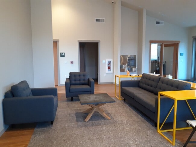 Photo - 21206 Thornhill Ln Unit #21206
