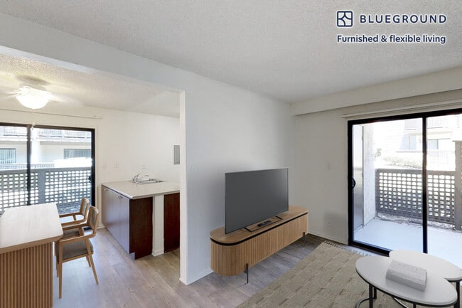 Photo - 555 Paularino Ave Unidad GO FL1-ID3460A