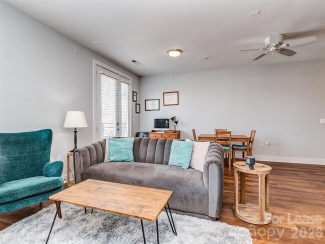 Photo - 1101 W 1st St Unit 211