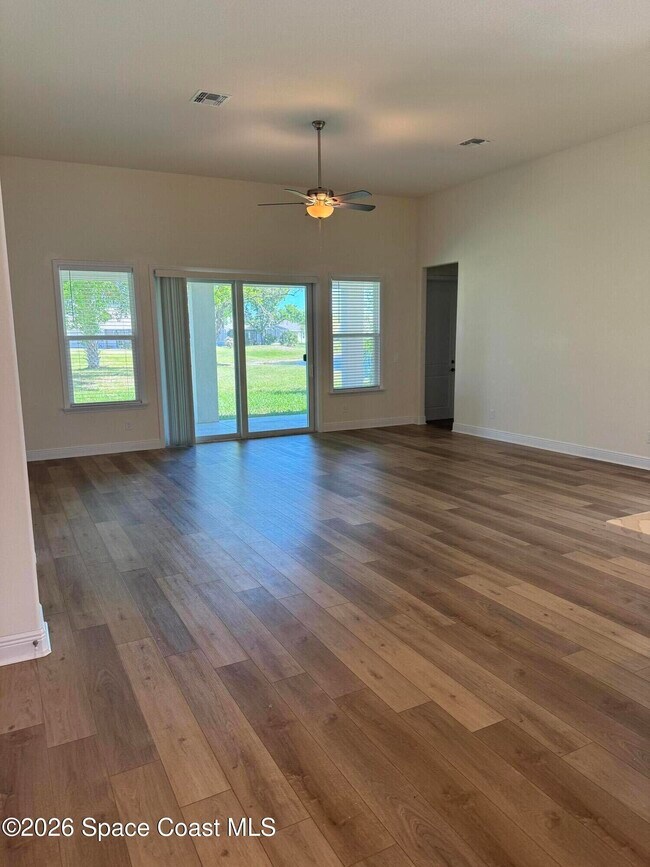 Photo - 1493 Killian Dr