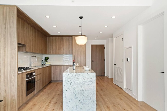 Photo - 360 W Illinois St Unidad ID407362P