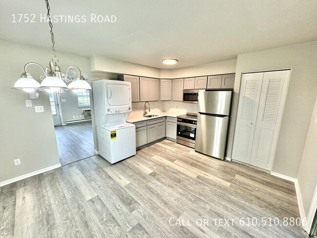 Photo - 1752 Hastings Rd