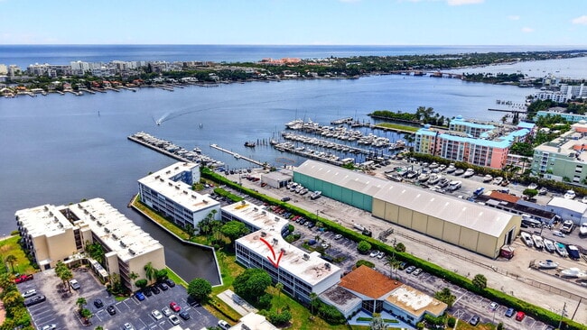 Building Photo - 200 Waterway Dr S Unit 303