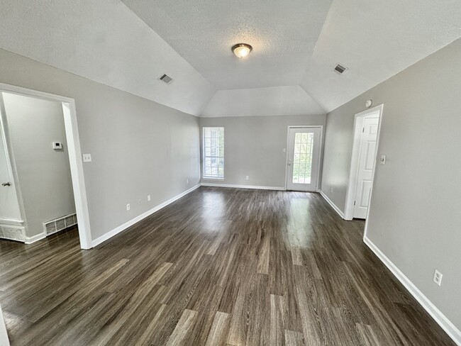 Photo - 3755 Schanna Dr