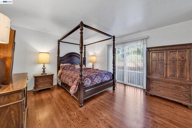 Building Photo - 1810 Boxwood Dr