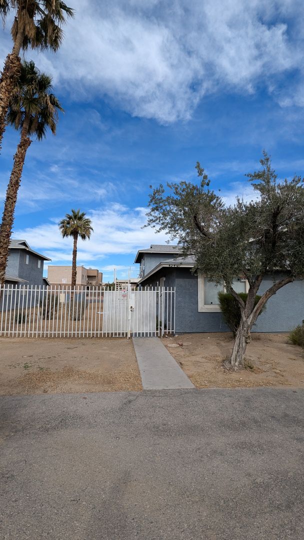 Building Photo - 4p4940 * Unit C