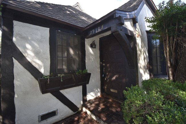 Photo - 2906 Griffith Park Blvd Unit 2910.5