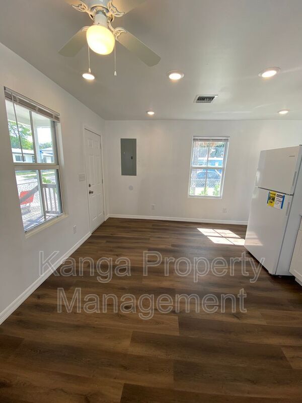 Photo - 641 6th St