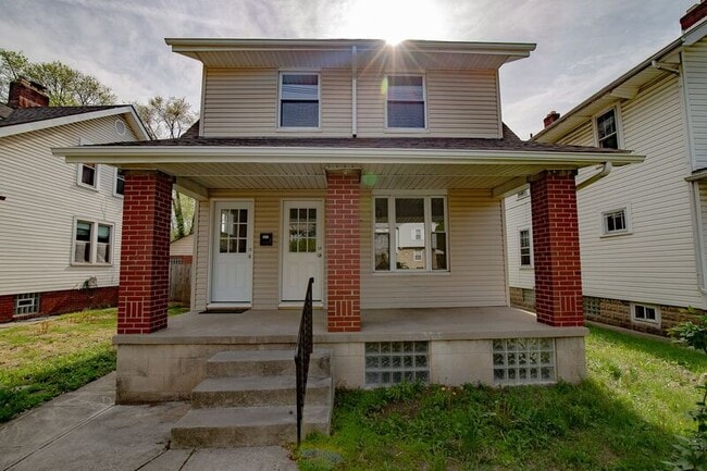 Building Photo - 2876 Indianola Ave Rental