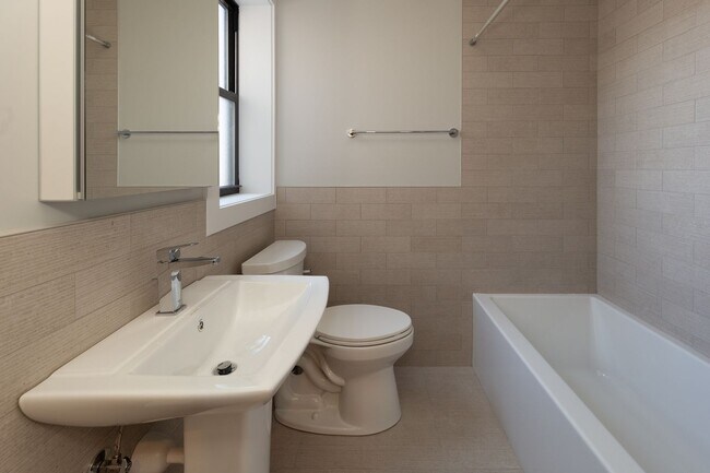 Photo - 2625 W Berwyn Ave Unit 2617-3B