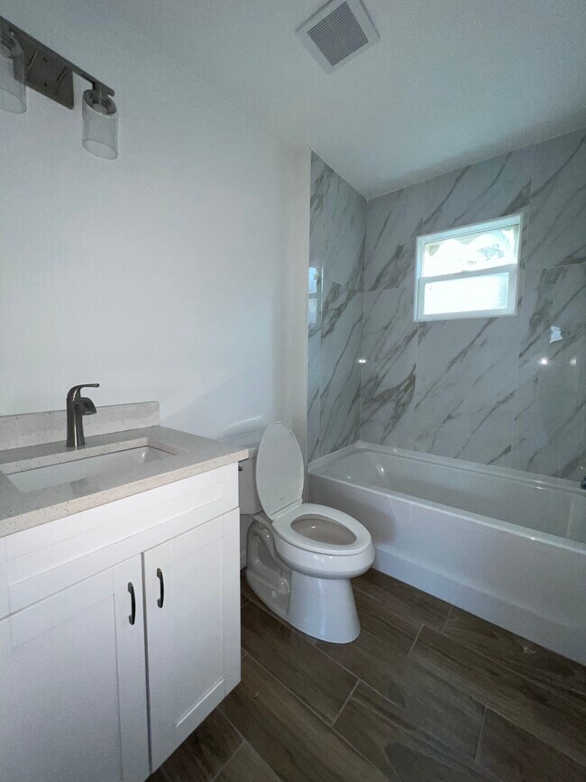 Photo - Allen St Unit 4