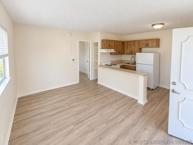 Building Photo - 5156 NE 6th Ave Unit 222