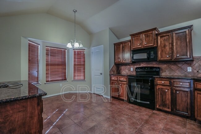 Photo - 2128 101st St