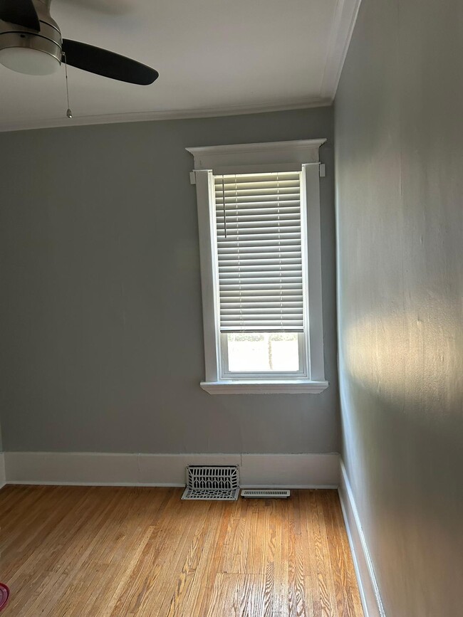 Photo - 181 Ridout St S Unité 2