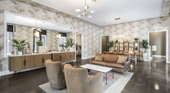 Photo - 1135 W Winona St